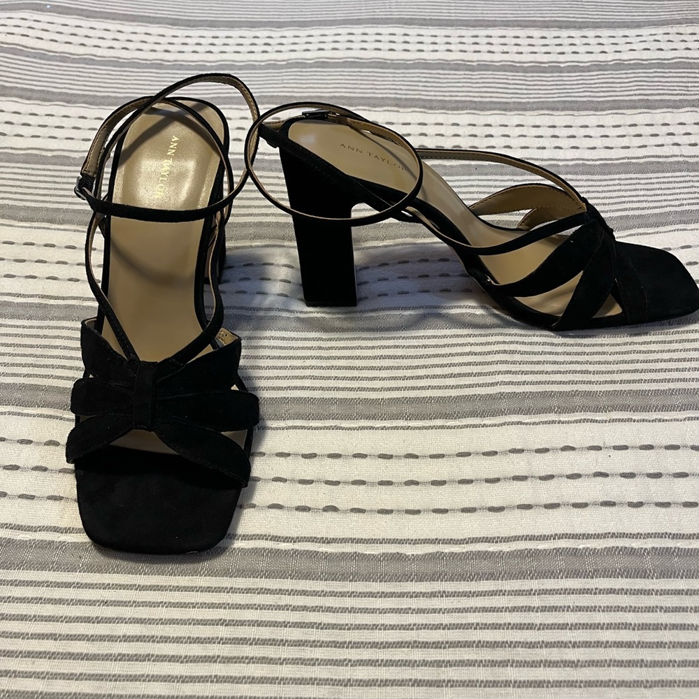 Suede Ann Taylor block heels - size 8 - black